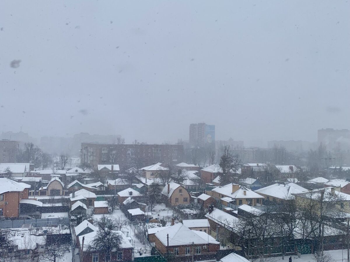 На Дону объявили штормовое предупреждение из-за метелей и гололеда - фото 1
