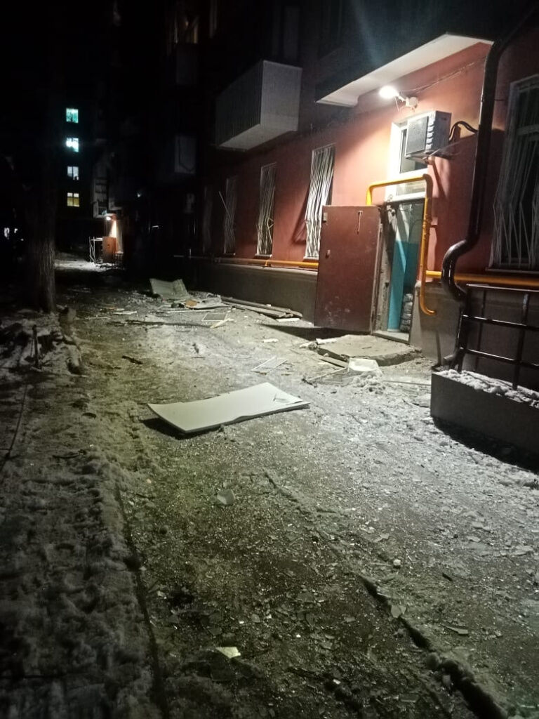 Владельцы квартир получат матпомощь в Ростове после падения БПЛА - Фото 1