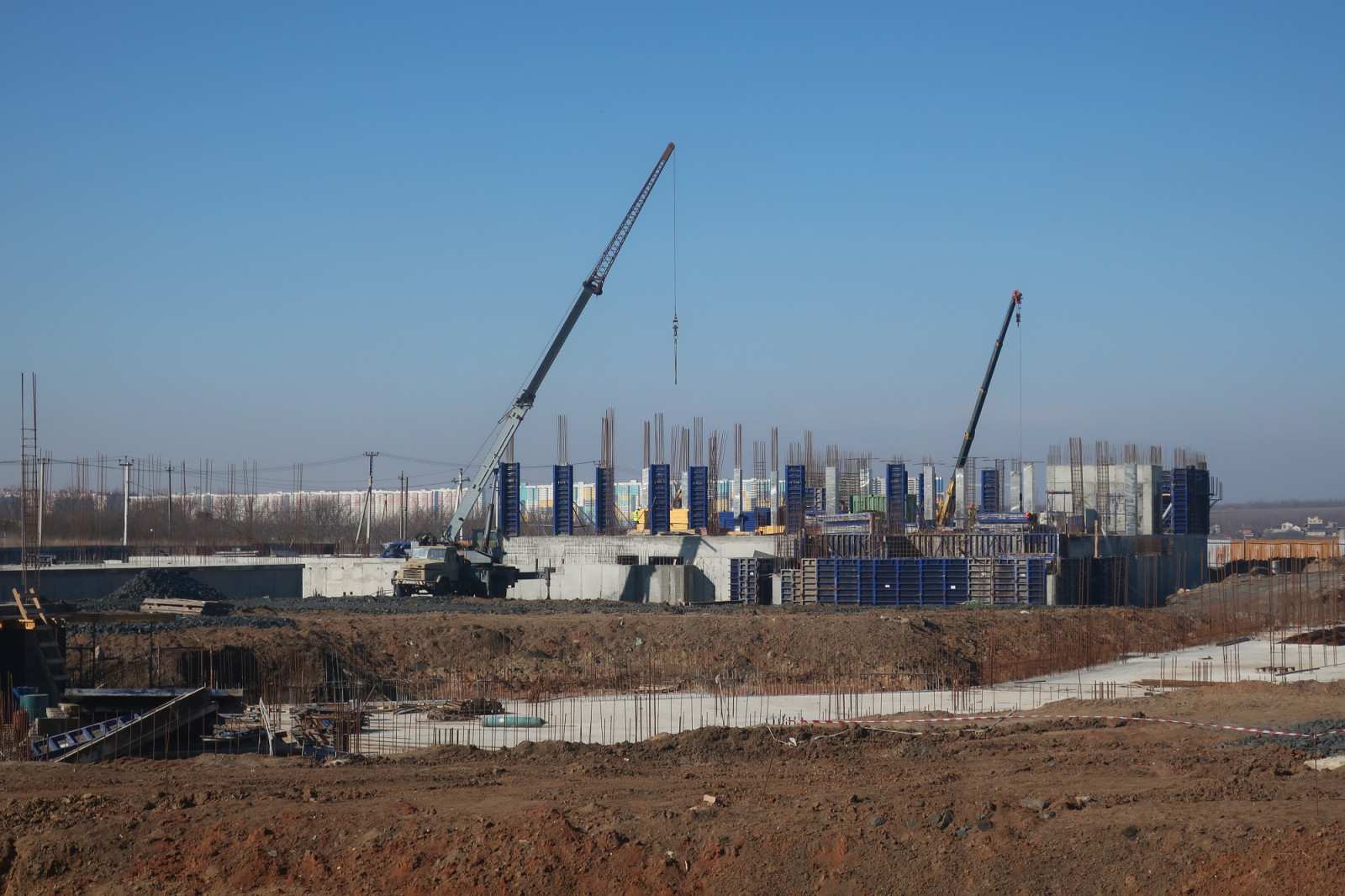 Власти Дона выявили низкие темпы строительства школы в поселке Темерницком - фото 1