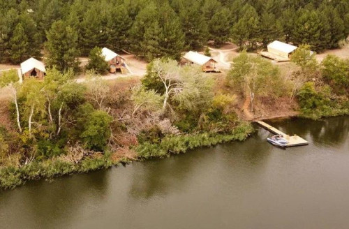 Господдержка строительства новых глэмпингов в 2026-2027 гг. снижена вдвое - фото 1