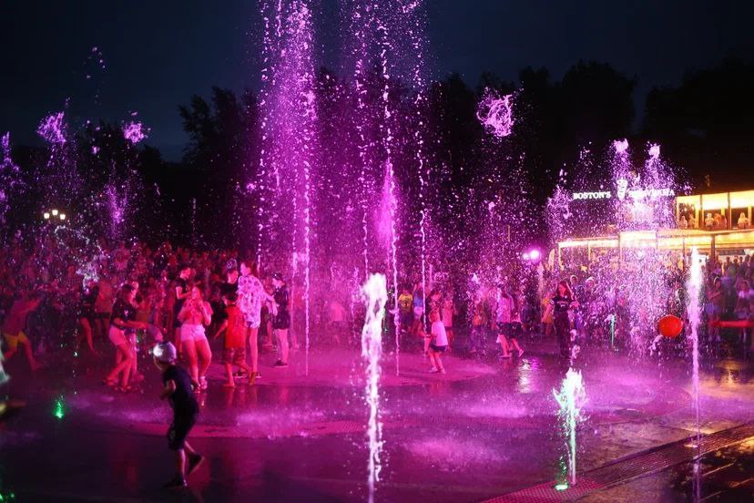 Новый светомузыкальный фонтан на Аллее роз в Ростове не работает уже третий день - фото 1