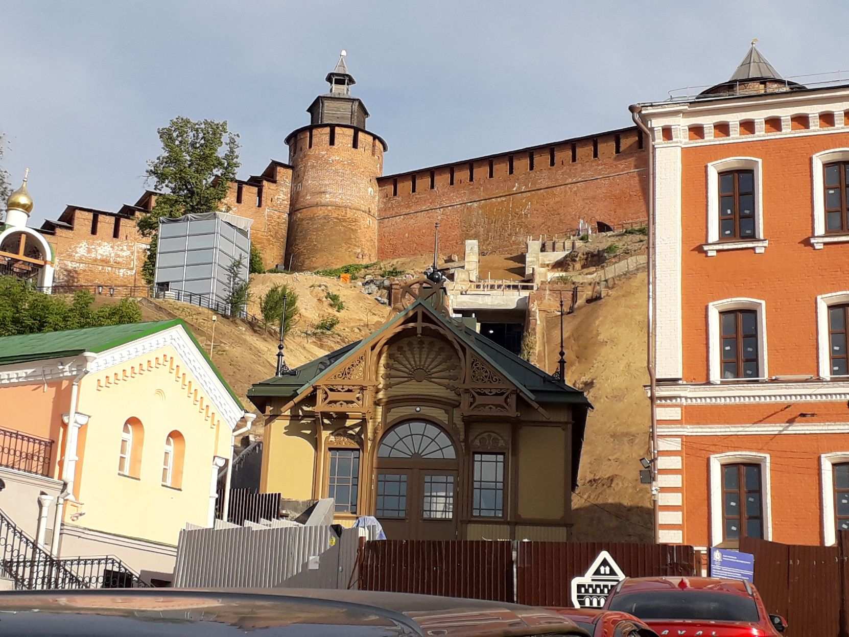 Фуникулер кремль нижний. Фуникулер в Нижегородском Кремле. Нижегородский Кремль фото. Охрана Кремля Нижний Новгород.