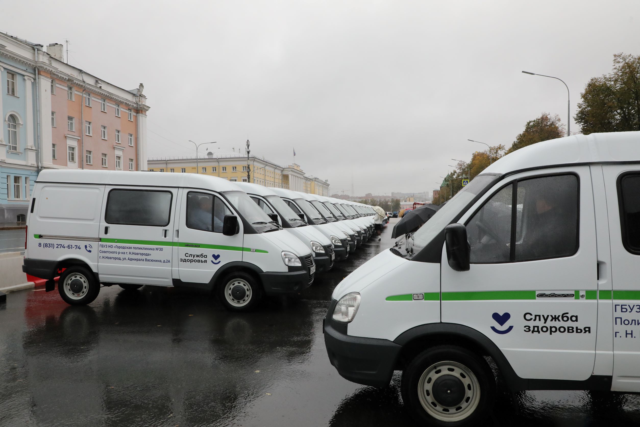 Никитин передал больницам Нижегородской области 46 автомобилей «Соболь»