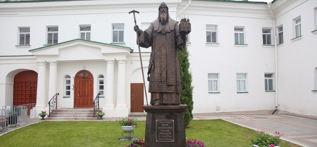 В Благовещенском монастыре Нижнего Новгорода открыли памятник святителю Алексию - фото 1