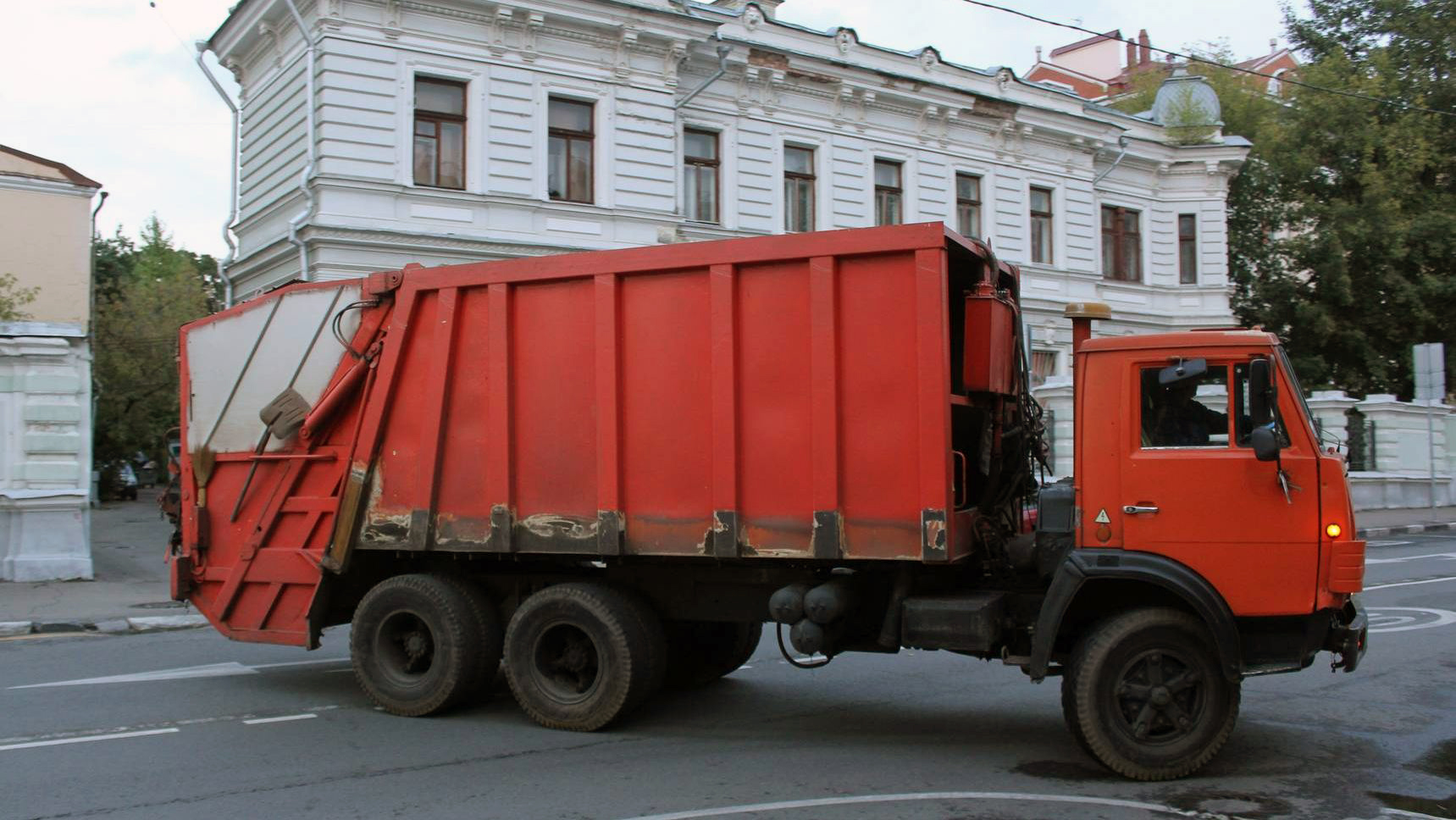 Регоператор по вывозу ТКО назвал самые проблемные для вывоза отходов районы Ростова - фото 1