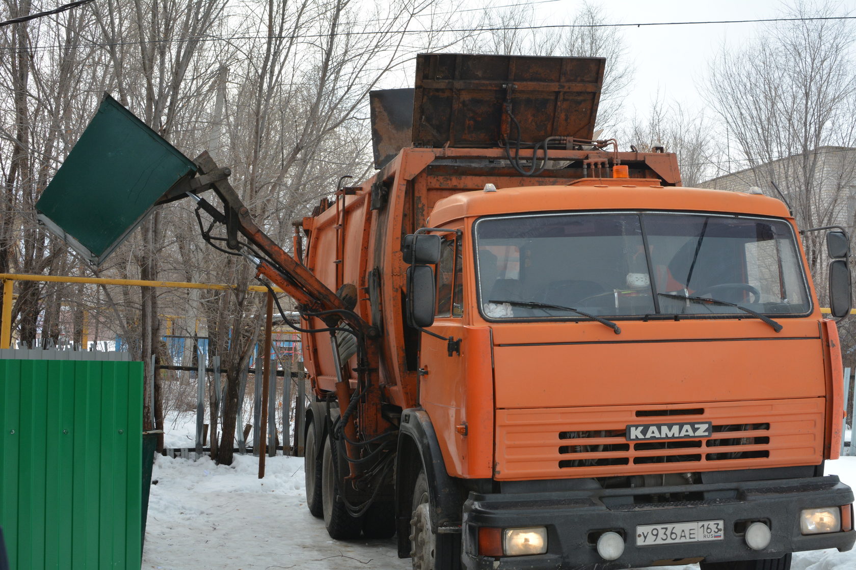 Самарцы, оформившие дачи как ИЖС, вынуждены платить вдвое больше за вывоз ТКО