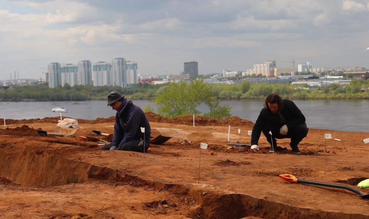  Лютеранское кладбище XVII века обнаружили на берегу Оки в Нижнем Новгороде - фото 1